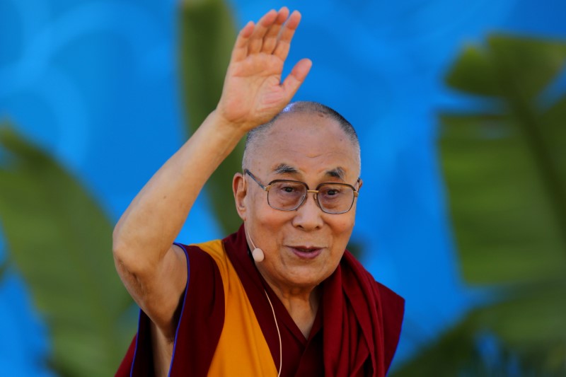 2017-07-26T090847Z_1_LYNXMPED6P0QU_RTROPTP_3_PEOPLE-DALAILAMA.JPG