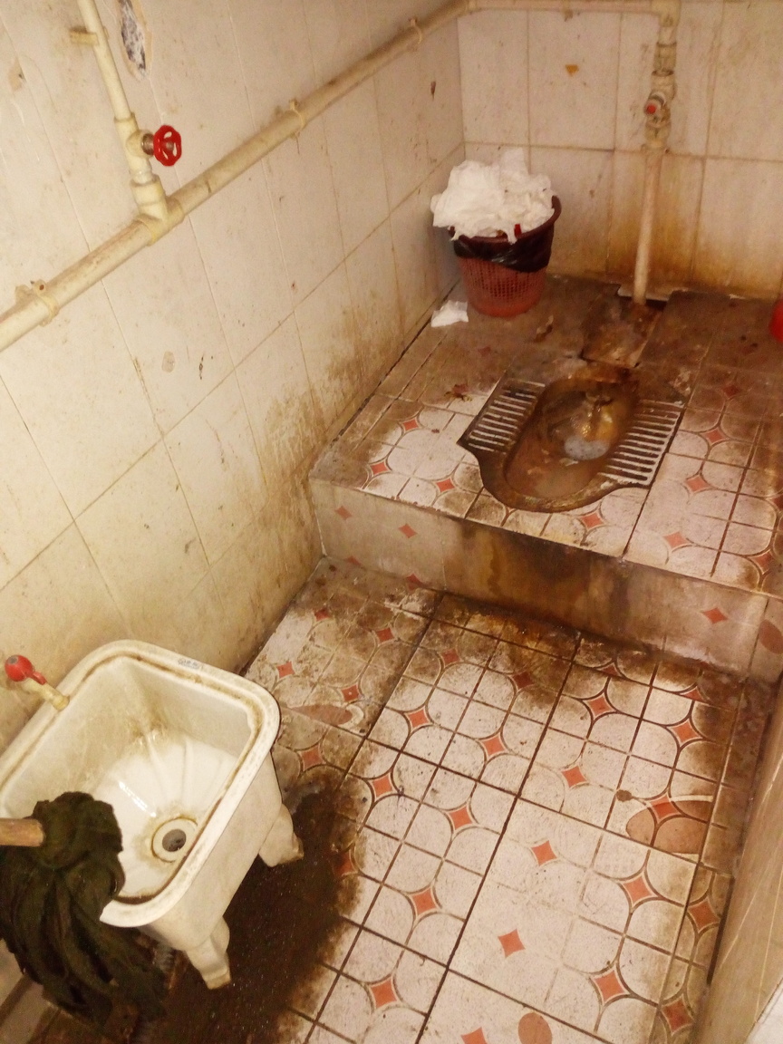 Bathroom Pool Hall.jpg