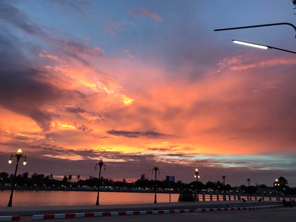 sky.jpg.61278ac0266229d0febaacb08ea1970a.jpg