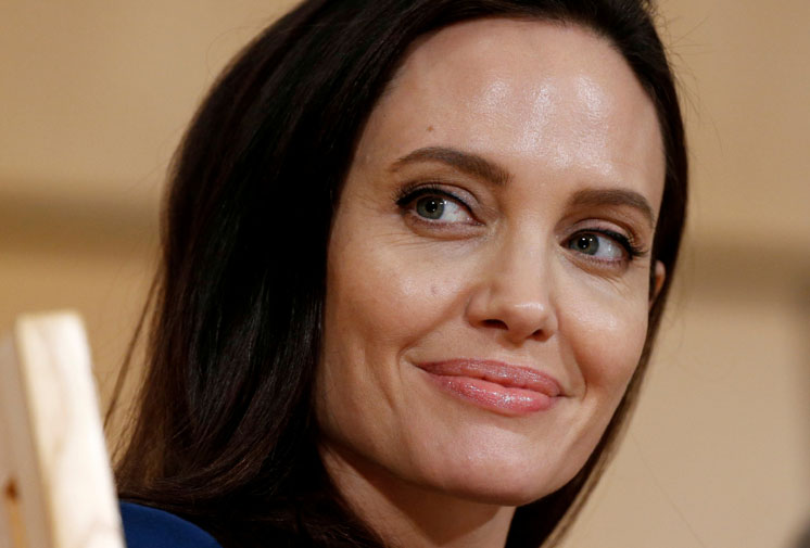 2017-08-01T030610Z_2_LYNXMPED6U1HV_RTROPTP_4_PEOPLE-ANGELINA-JOLIE.JPG