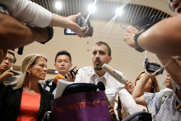2017-08-31T083308Z_1_LYNXNPED7U0IL_RTROPTP_4_NORTHKOREA-MISSILES-TRAVEL.JPG