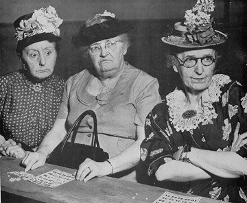 598afe327eb10_oldladies.jpg.e6c3599a7e91c64f7f0b1e22147e5313.jpg