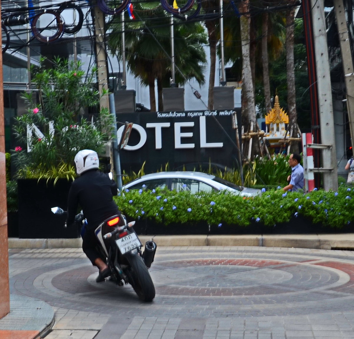 mc sidewalk.jpg