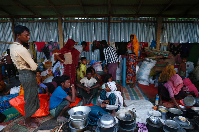 2017-09-13T090019Z_2_LYNXNPED8C0IX_RTROPTP_4_MYANMAR-ROHINGYA-BANGLADESH.JPG