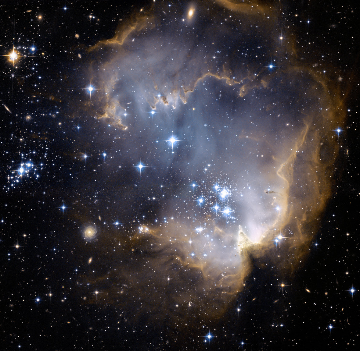 heic0702a1+.jpg