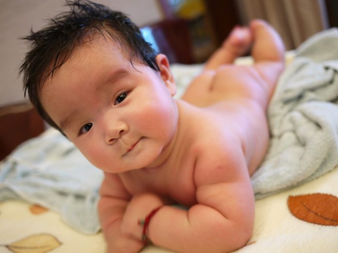 Baby-Child-Care-Paternity-633453-696x522.jpg
