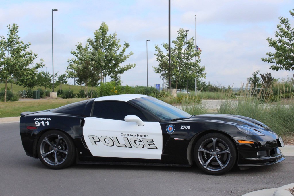 C6-Corvette-Police-Car.jpg.ecd429aee8d2a5fb5258a8711e234b3d.jpg