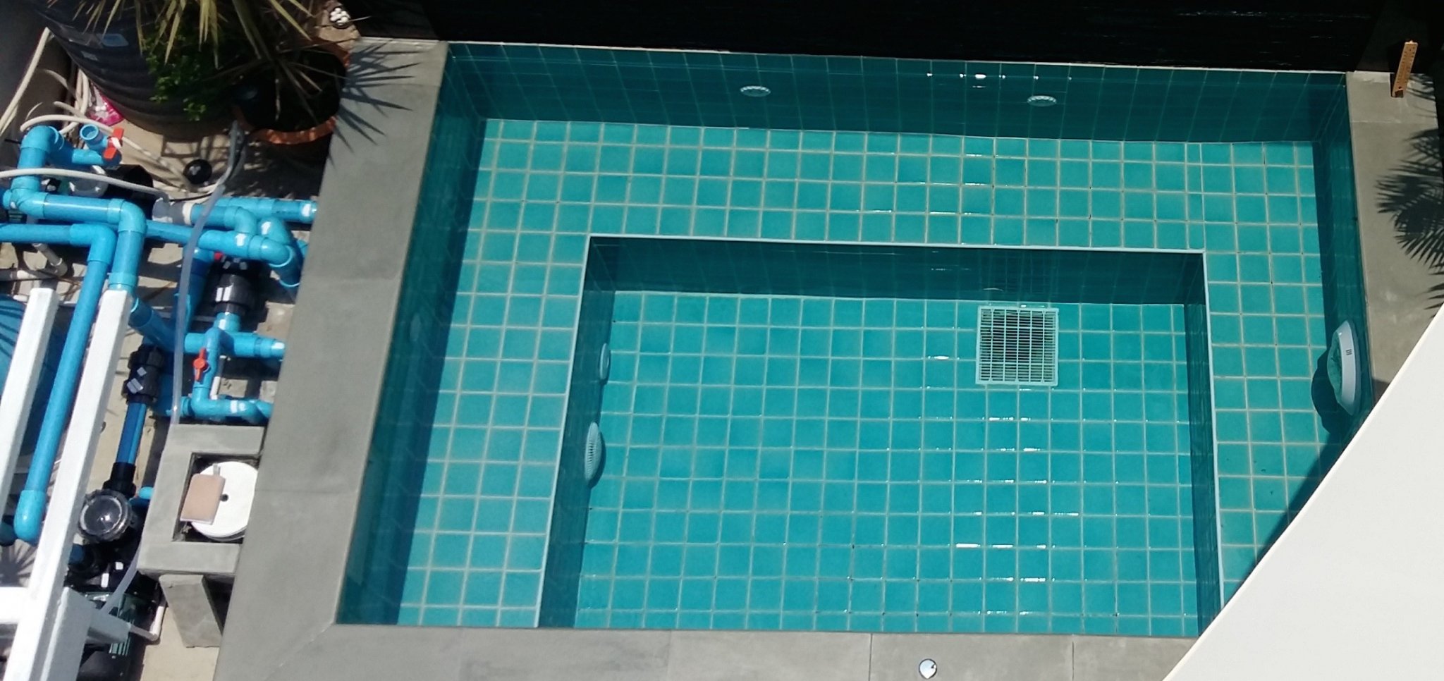 Pool1.jpg