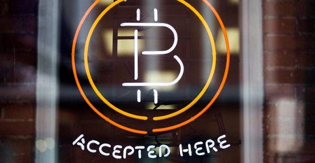 2017-10-20T195546Z_1_LYNXMPED9J1PC_RTROPTP_3_BITCOIN-EXCHANGES-RISKS-649x336.jpg