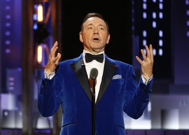 2017-10-30T051522Z_1_LYNXMPED9T089_RTROPTP_3_AWARDS-TONYS.JPG