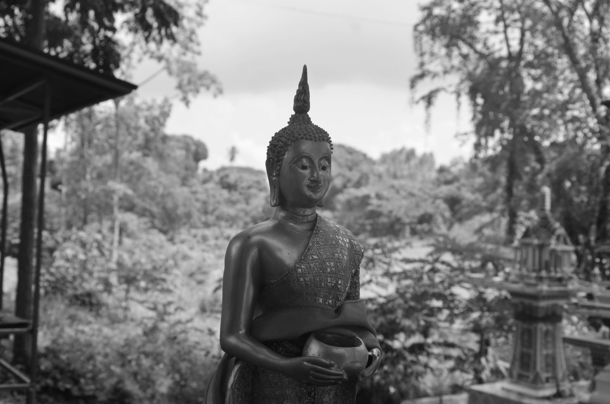 bhudda bw.JPG