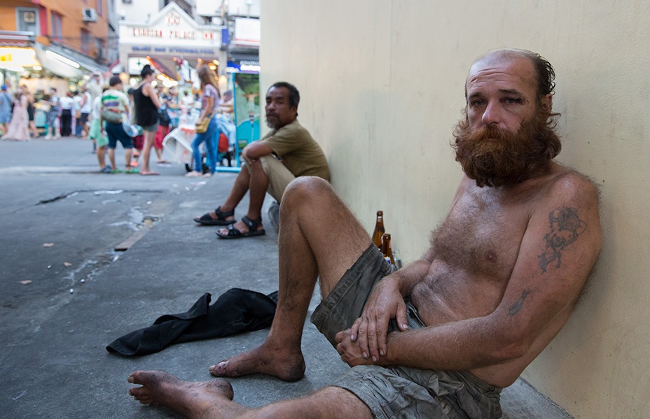 Khao-San-Road-homeless-foreignerdd_2.jpg.687783be82da231822ee1e5197af4fe1.jpg