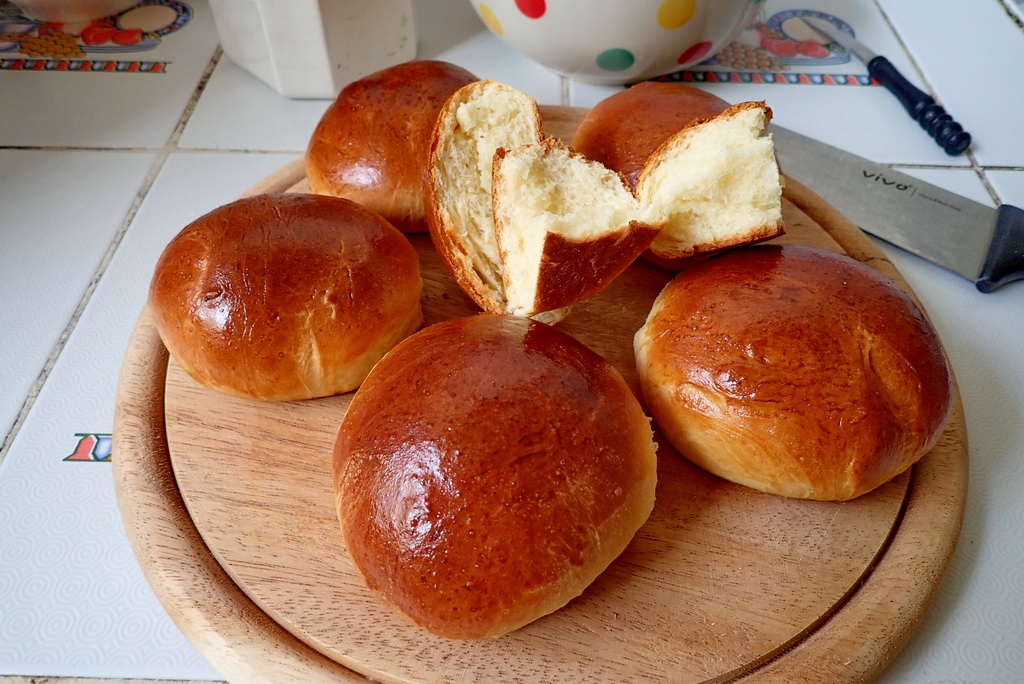 1024-Baking-Brioche-01.JPG.2f1c7aafbf572f74b58d0fa3b8f1bbd3.JPG