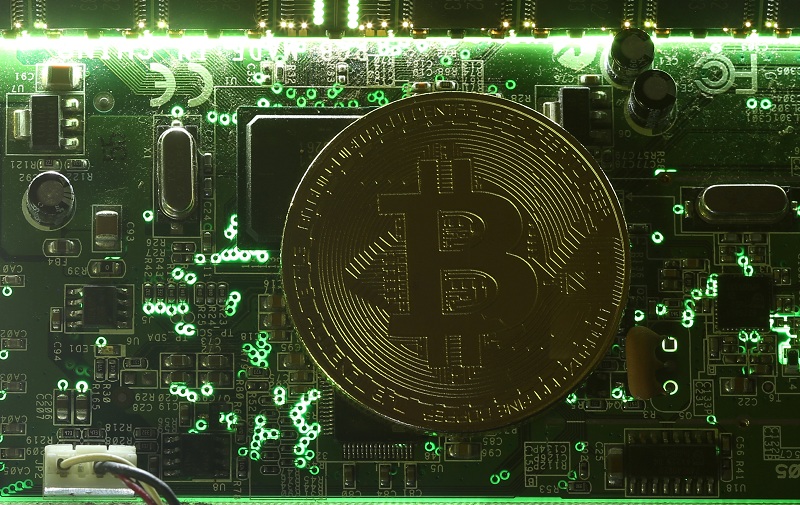2017-11-01T083713Z_1_LYNXMPEDA02KE_RTROPTP_4_BOSNIA-BITCOIN.JPG