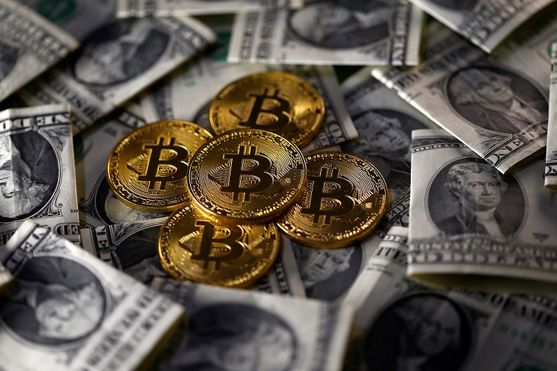 2017-11-28T220101Z_2_LYNXMPEDAR1T4_RTROPTP_4_BOSNIA-BITCOINS.JPG