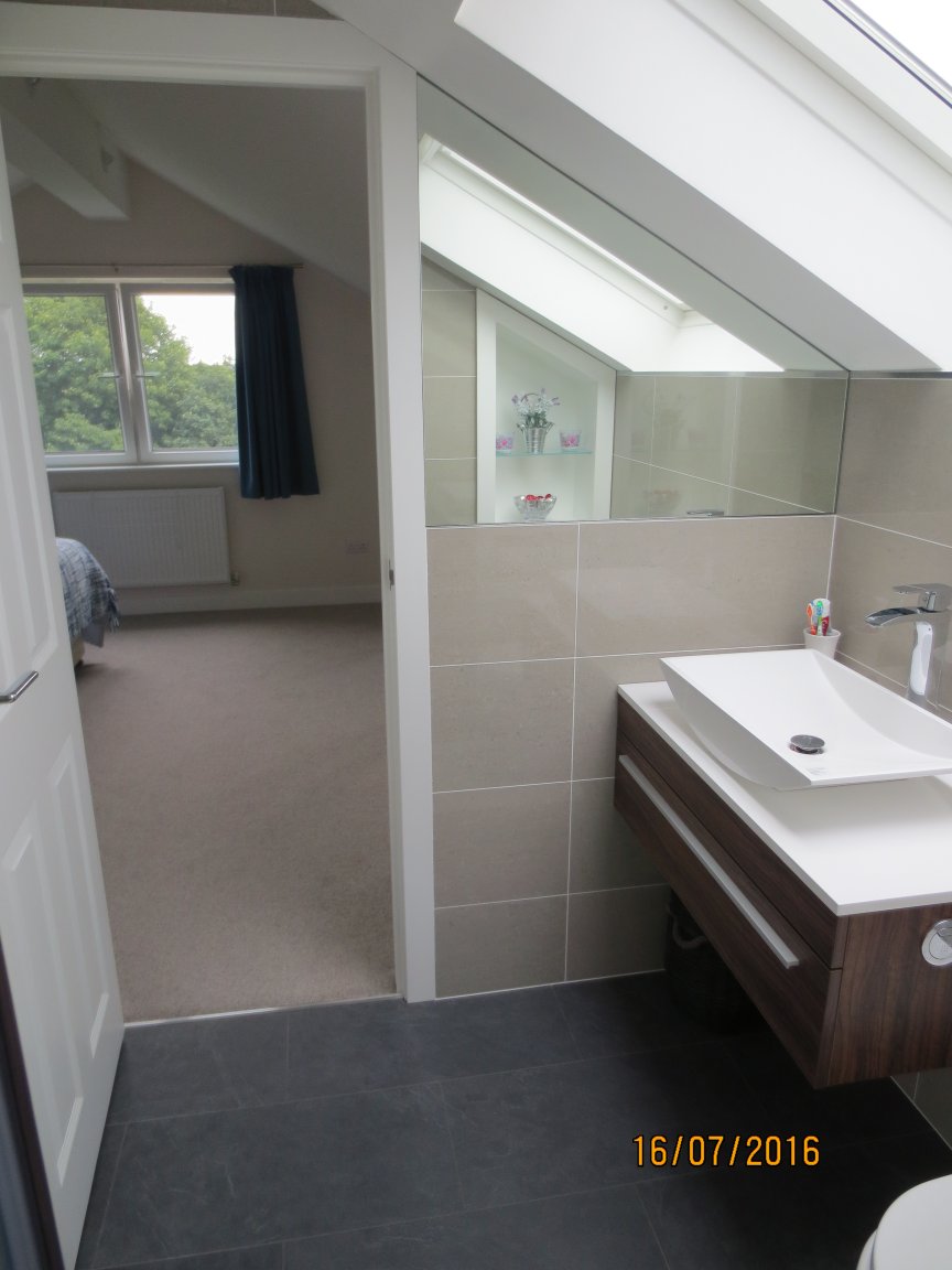 En-suite 2.JPG