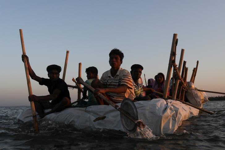 2017-12-05T094755Z_1_LYNXMPEDB40HY_RTROPTP_3_MYANMAR-ROHINGYA-BANGLADESH.JPG