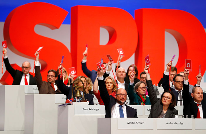 2017-12-07T183713Z_1_LYNXMPEDB61Q9_RTROPTP_4_GERMANY-POLITICS-SPD.JPG