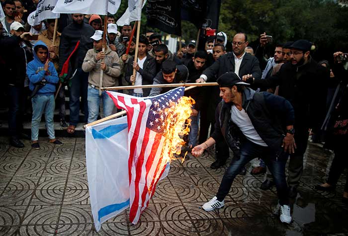 2017-12-10T155911Z_1_LYNXMPEDB90KJ_RTROPTP_4_USA-TRUMP-ISRAEL.JPG