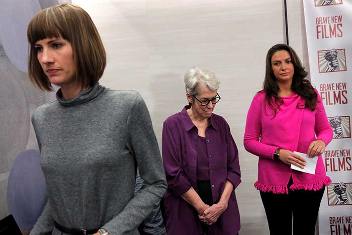 2017-12-11T201848Z_1_LYNXMPEDBA1H4_RTROPTP_4_USA-TRUMP-WOMEN.JPG