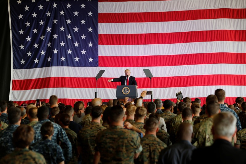 2017-12-11T230927Z_1_LYNXMPEDBA1MF_RTROPTP_3_USA-TRUMP-ITALY.JPG
