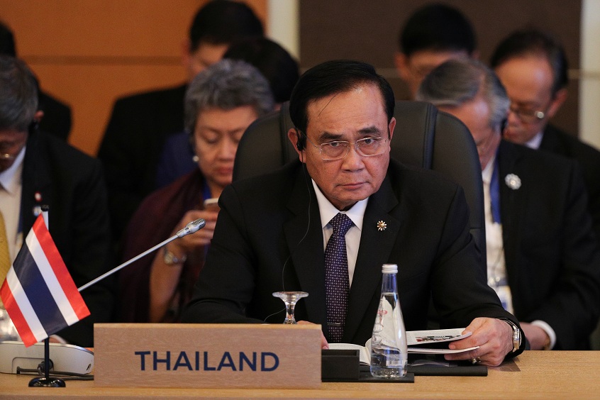 2017-12-12T090639Z_1_LYNXMPEDBB0H9_RTROPTP_4_ASEAN-SUMMIT.JPG