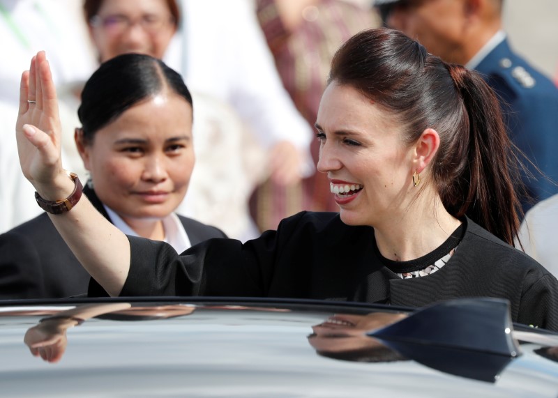 2017-12-13T043358Z_1_LYNXMPEDBC0AU_RTROPTP_3_ASEAN-SUMMIT.JPG