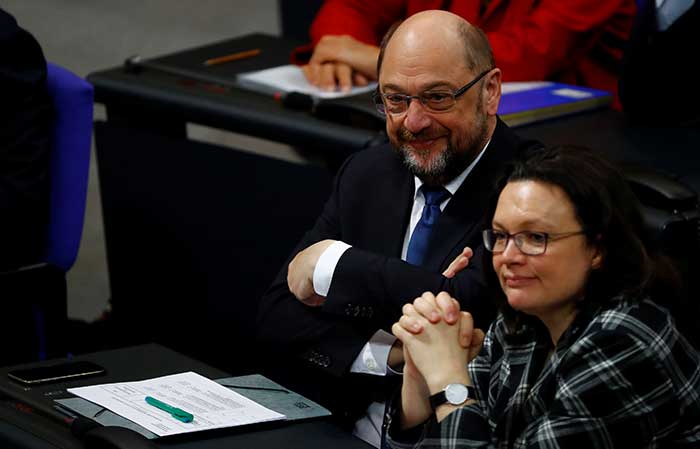 2017-12-13T110649Z_1_LYNXMPEDBC0ZB_RTROPTP_4_GERMANY-POLITICS.JPG