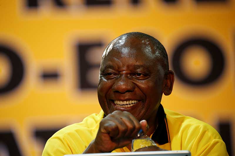 2017-12-18T173211Z_1_LYNXMPEDBH1DB_RTROPTP_4_SAFRICA-POLITICS.JPG