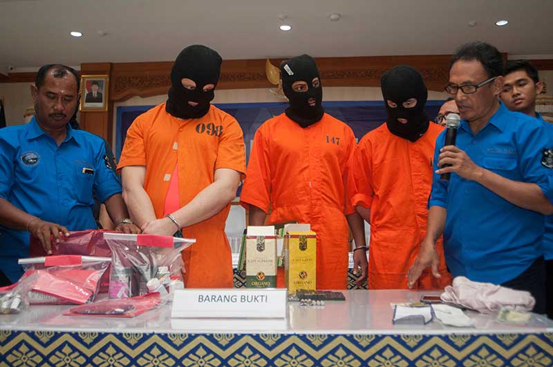 2017-12-19T061324Z_1_LYNXMPEDBI0B5_RTROPTP_4_INDONESIA-DRUGS-ARRESTS.JPG