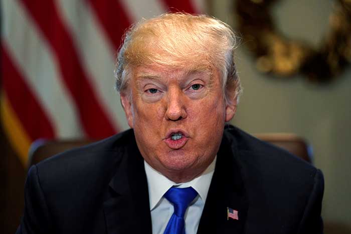 2017-12-20T223852Z_2_LYNXMPEDBJ1HR_RTROPTP_4_USA-TRUMP.JPG