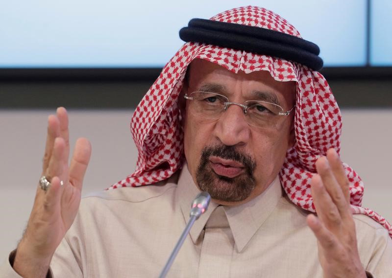 2017-12-21T044313Z_1_LYNXMPEDBK06J_RTROPTP_3_OIL-SAUDI-MINISTER-INTERVIEW.JPG