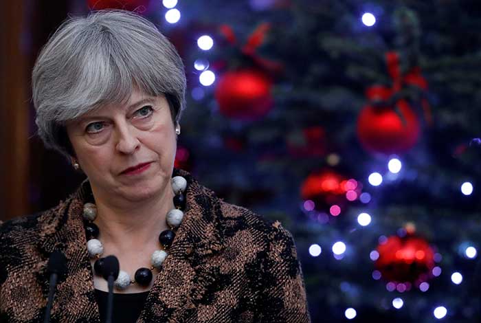 2017-12-22T005314Z_1_LYNXMPEDBL01V_RTROPTP_4_POLAND-BRITAIN.JPG