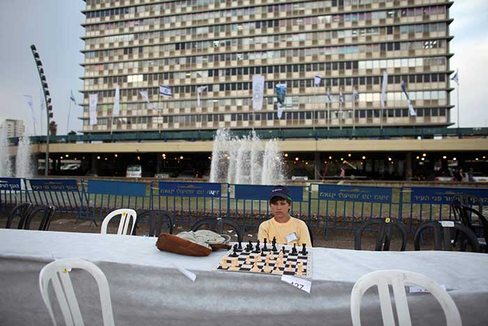2017-12-24T131449Z_1_LYNXMPEDBN0EQ_RTROPTP_4_SAUDI-ISRAEL-CHESS.JPG