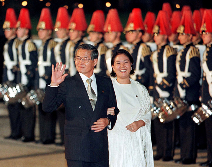 2017-12-25T225059Z_1_LYNXMPEDBO0K0_RTROPTP_4_PERU-FUJIMORI-FAMILY.JPG