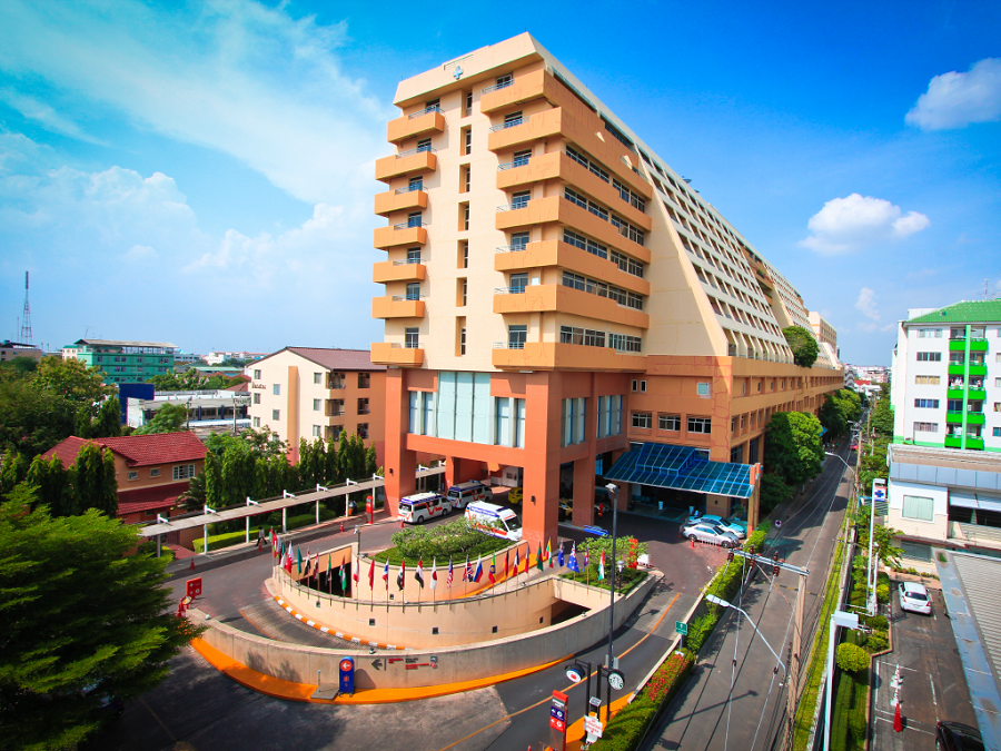 Vejthani Hospital Outdoor.png