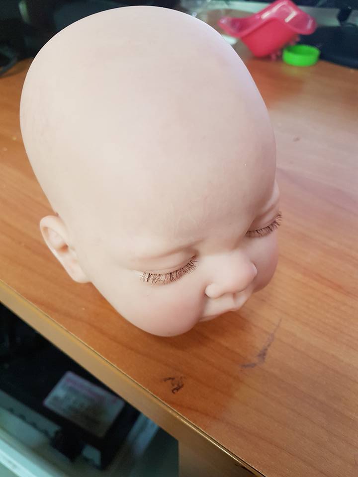 doll2.jpg.27016659e8147f6883fb0afdfab07d01.jpg
