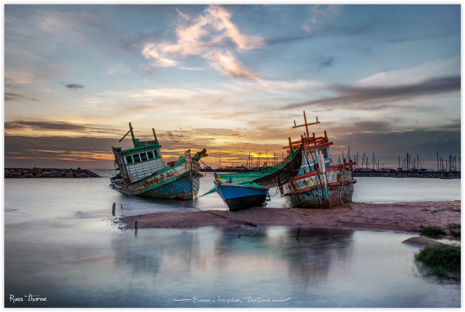 2017-10-08-ban-amphur-thai-fishing-boats-sunset-ocean-IMG_4422.jpg.14ce802ef2124c4b93ba1fc989e290d2.jpg