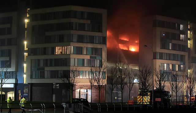 2018-01-01T033426Z_1_LYNXMPEE000MH_RTROPTP_4_BRITAIN-FIRE.JPG