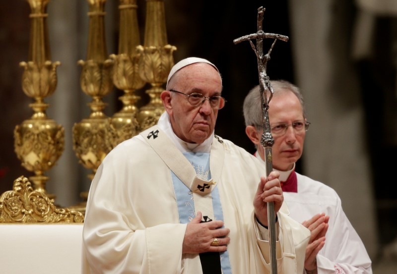 2018-01-01T125457Z_1_LYNXMPEE000SK_RTROPTP_3_POPE-PEACE.JPG