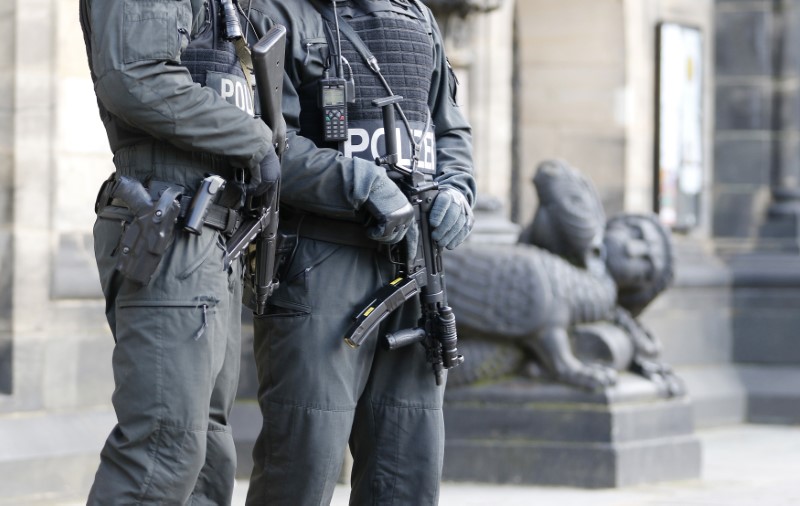 2018-01-03T150758Z_1_LYNXMPEE020TK_RTROPTP_3_GERMANY-SECURITY.JPG