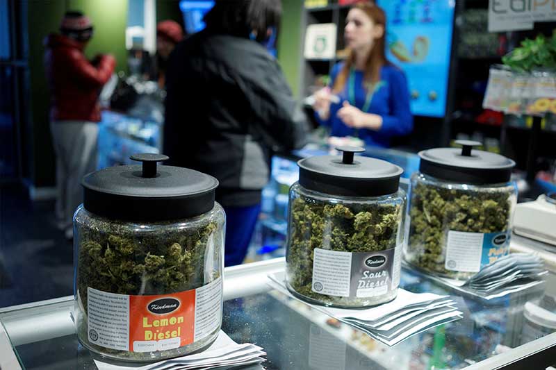 2018-01-04T230842Z_1_LYNXMPEE031GI_RTROPTP_4_USA-JUSTICE-MARIJUANA.JPG