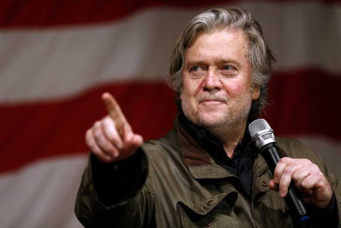 2018-01-05T013202Z_1_LYNXMPEE04024_RTROPTP_4_USA-TRUMP-BANNON.JPG