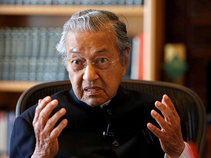 2018-01-07T095233Z_1_LYNXMPEE060A6_RTROPTP_3_MALAYSIA-POLITICS.JPG