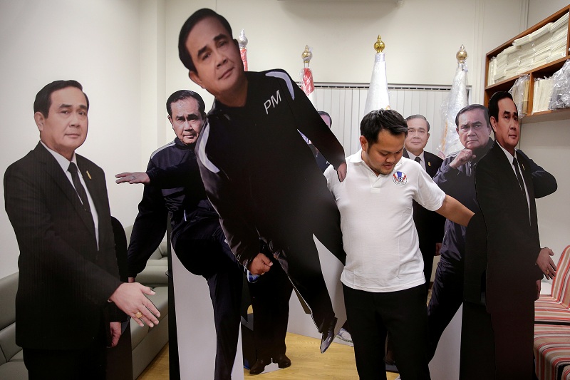 2018-01-09T085324Z_1_LYNXMPEE080HE_RTROPTP_4_THAILAND-POLITICS-PRIMEMINISTER.JPG