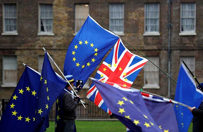 2018-01-09T231123Z_1_LYNXMPEE081NP_RTROPTP_4_BRITAIN-EU-MAY.JPG