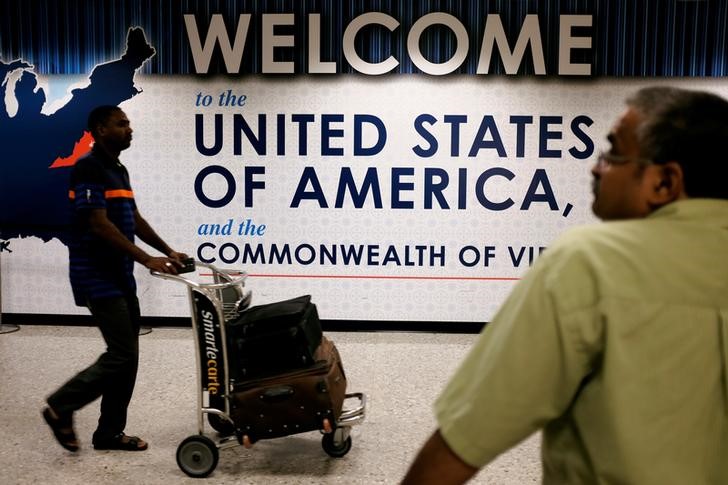 2018-01-11T205755Z_1_LYNXMPEE0A1TC_RTROPTP_3_USA-IMMIGRATION-TRUMP.JPG