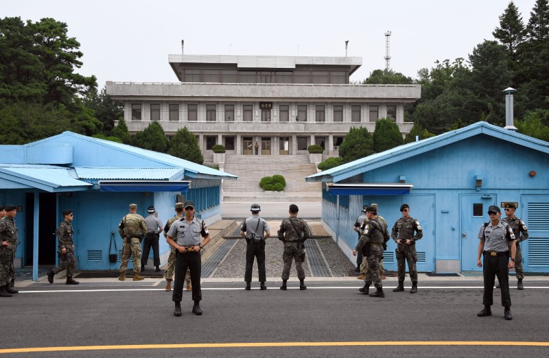 2018-01-11T230305Z_1_LYNXMPEE0A1XU_RTROPTP_3_KOREAWAR-ANNIVERSARY-SOUTHKOREA.JPG