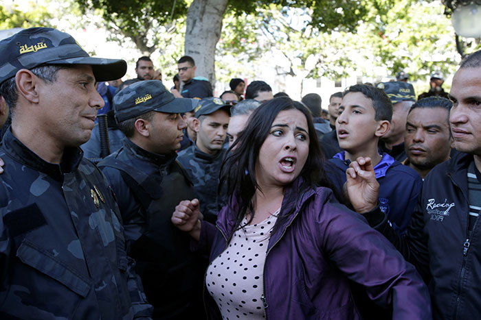 2018-01-14T193851Z_3_LYNXMPEE0D0EG_RTROPTP_4_TUNISIA-PROTESTS.JPG