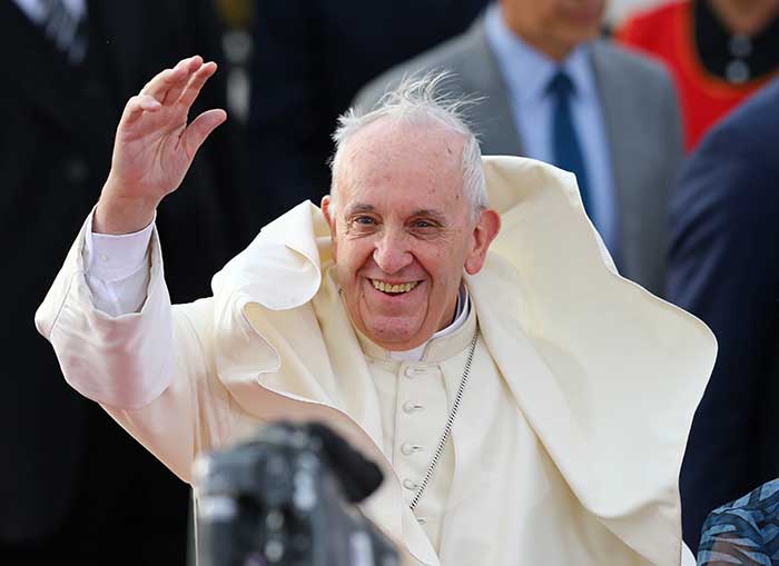 2018-01-16T000626Z_1_LYNXMPEE0F006_RTROPTP_4_POPE-CHILE.JPG